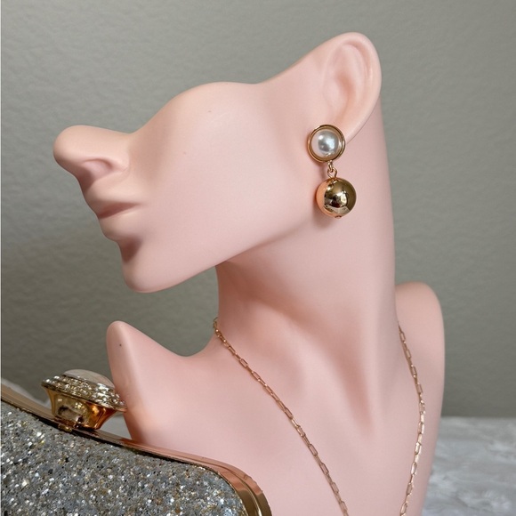 ⚜️❤️‍🔥 Elegant Gold and Pearl Drop Earrings - Picture 7 of 7